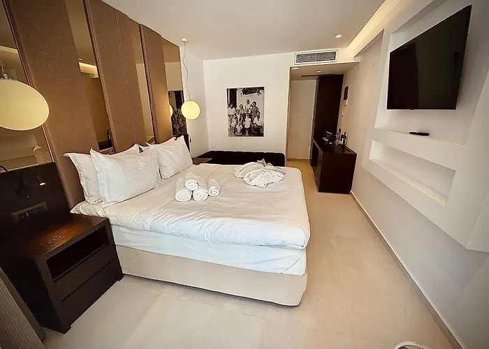 アパートホテル Alexandrion Appartments Upper Town Adults Only 4*